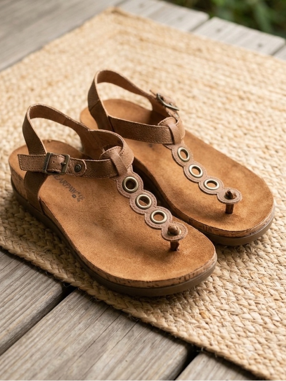 NWOB! 🐾BEARPAW- Suede Thong Sandals